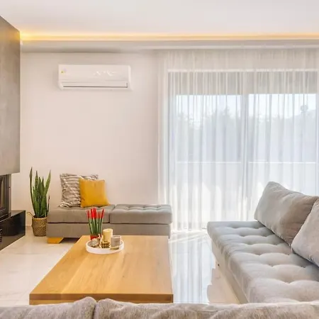 Villa Xenia, Relaxing Private Pool & Hydromassage By Mindyourvilla