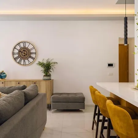 Xenia, Relaxing Private Pool & Hydromassage By Mindyourvilla Villa *