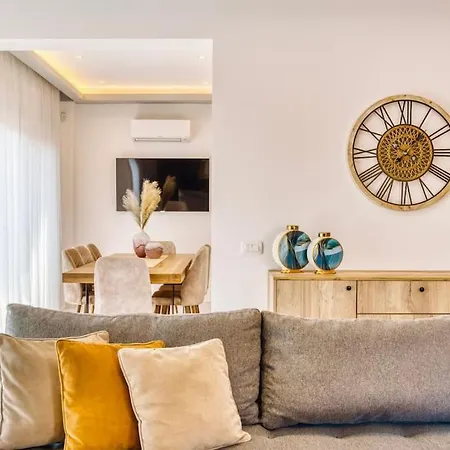 Xenia, Relaxing Private Pool & Hydromassage By Mindyourvilla Villa