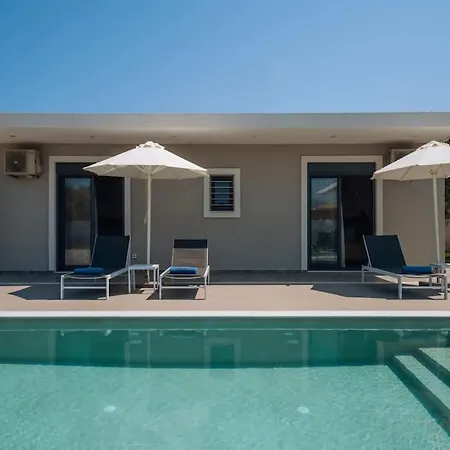 Xenia, Relaxing Pool Villa