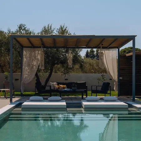 Xenia, Relaxing Pool Villa