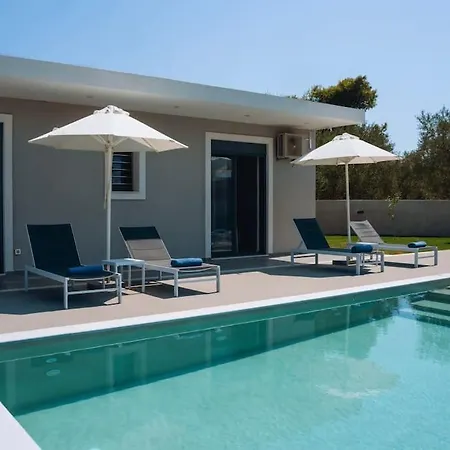 Xenia, Relaxing Private Pool & Hydromassage By Mindyourvilla וילה *