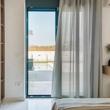 Xenia, Relaxing Private Pool & Hydromassage By Mindyourvilla *