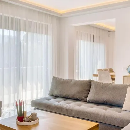 Xenia, Relaxing Private Pool & Hydromassage By Mindyourvilla Gaitani