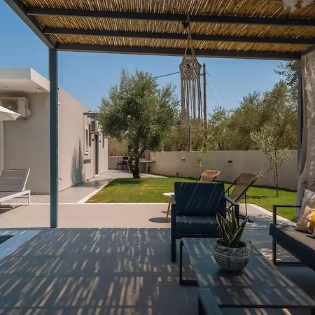 Xenia, Relaxing Private Pool & Hydromassage By Mindyourvilla 别墅 *