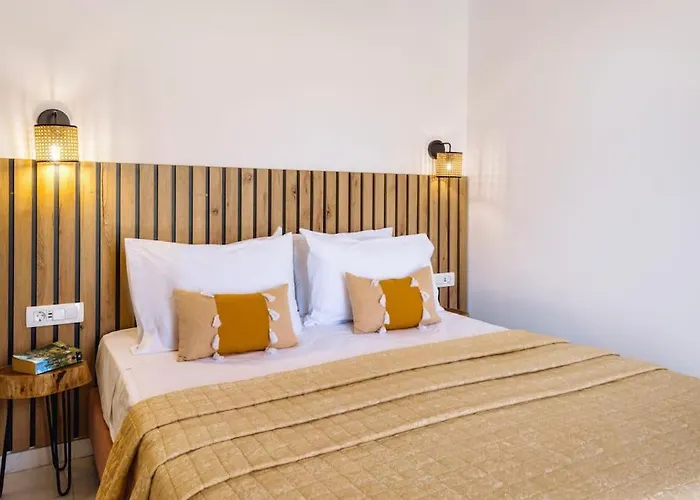 Xenia, Relaxing Private Pool & Hydromassage By Mindyourvilla Villa