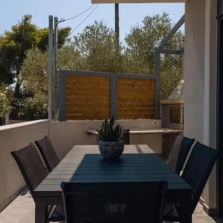 Xenia, Relaxing Private Pool & Hydromassage By Mindyourvilla Вилла