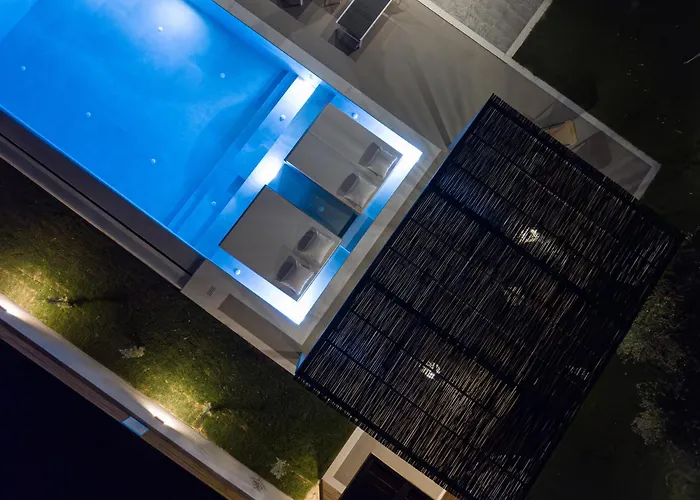 Xenia, Relaxing Private Pool & Hydromassage By Mindyourvilla *